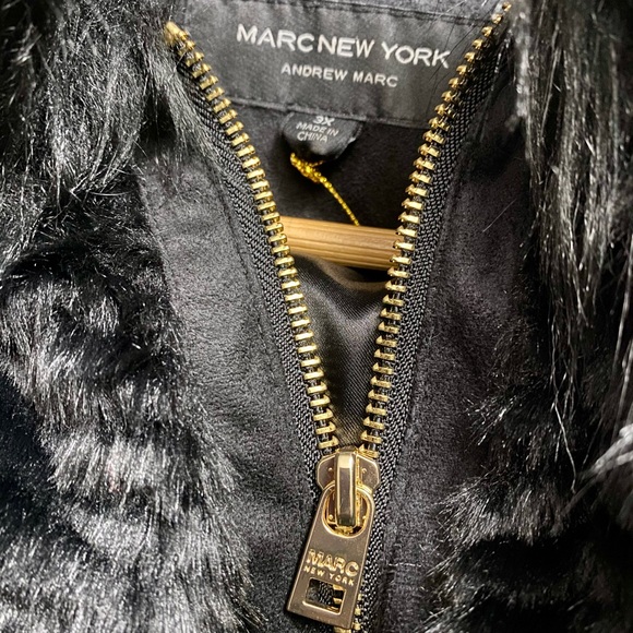 ‼️SOLD OFFLINE ‼️Andrew Marc Black Faux Fur Vest - Picture 9 of 11